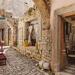 Petrush By Guide Willa *