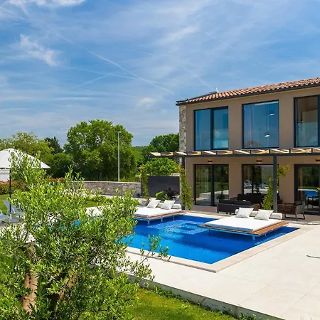 Villa Petrush By Guide