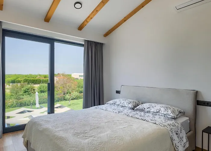 Villa Petrush By Guide Bale