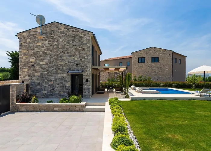 Petrush By Guide Villa *