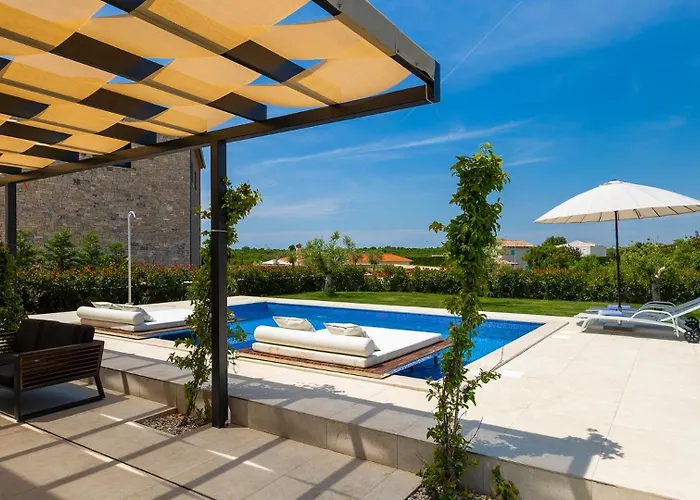 Petrush By Guide Villa