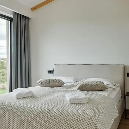 Petrush By Guide Villa