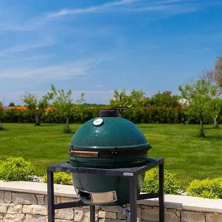 Petrush By Guide Bale