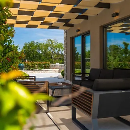 Villa Petrush By Guide *