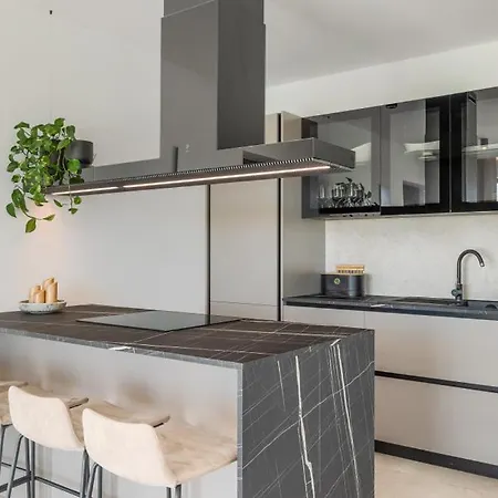 Petrush By Guide * Bale