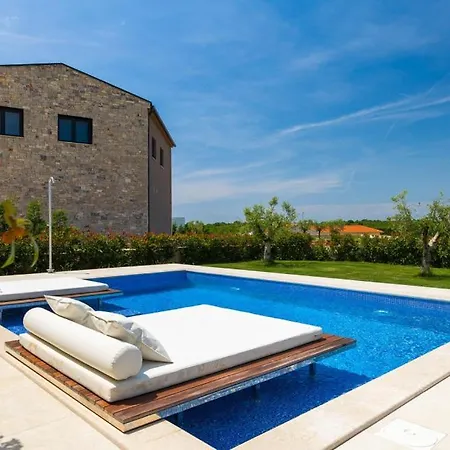 Petrush By Guide Villa *