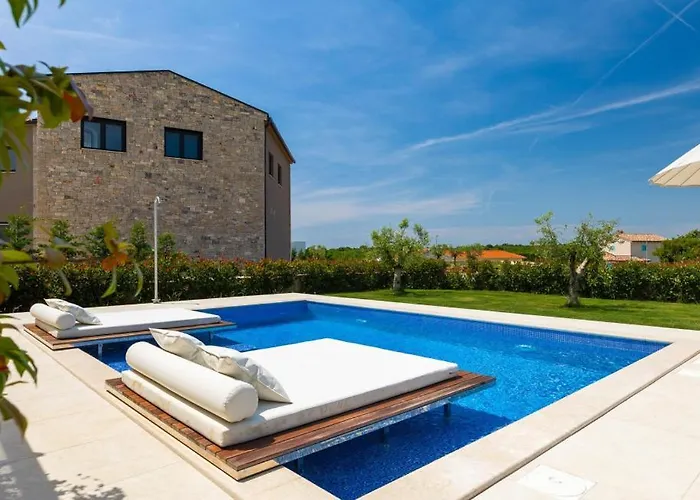 Petrush By Guide Villa *