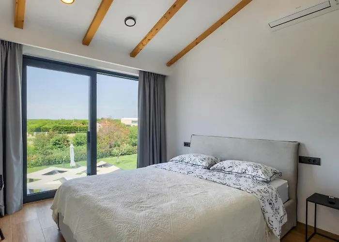 Petrush By Guide Villa