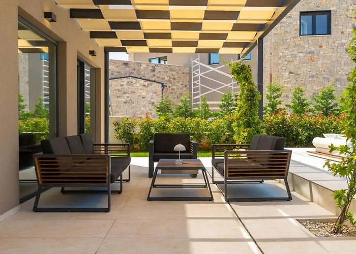 Petrush By Guide Villa